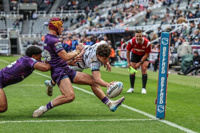 Lewis Martin of Hull FC goes over for a try during the Betfred Magic Weekend 2025 match Huddersfield Giants vs Hull FC at St. James's Park, Newcastle, United Kingdom, 4th May 2025

(Photo by Mark Cosgrove/News Images)