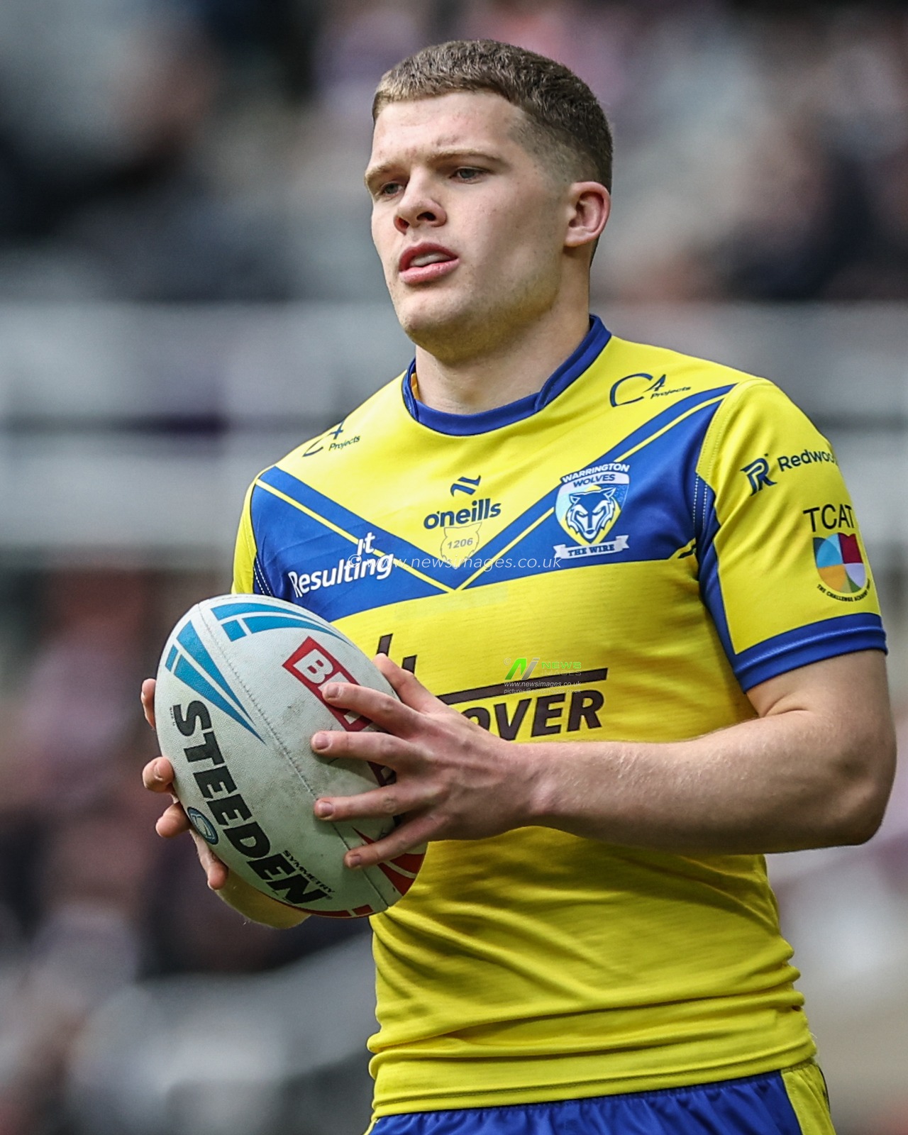 Jake Thewlis of Warrington Wolves during the Betfred Magic Weekend 2025 match Wigan Warriors vs Warrington Wolves at St. James's Park, Newcastle, United Kingdom, 4th May 2025

(Photo by Mark Cosgrove/News Images)