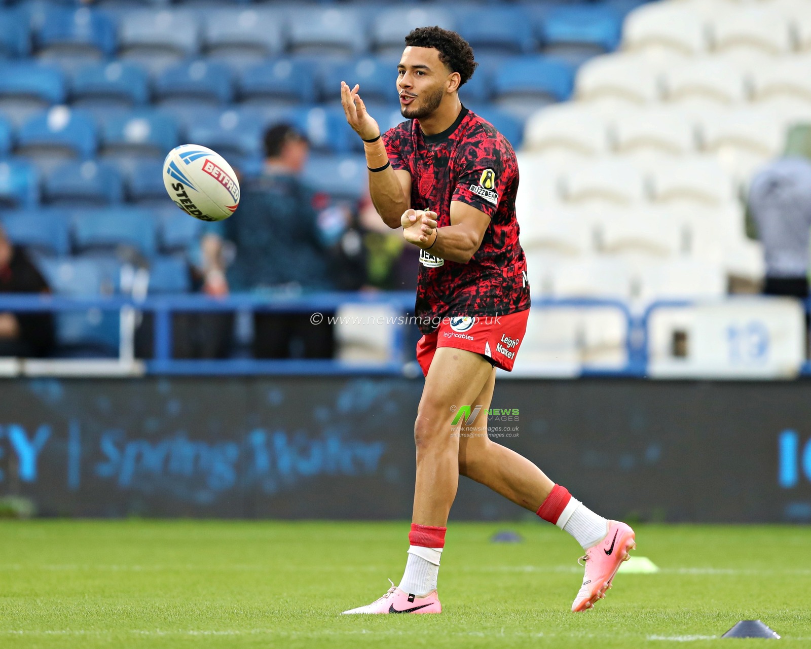 Darnell McIntosh of Leigh Leopards before the Betfred Super League Round 13 match Huddersfield Giants vs Leigh Leopards at John Smith's Stadium, Huddersfield, United Kingdom, 29th May 2025

(Photo by Sam Eaden/News Images)