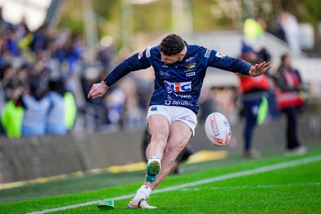 Jake Connor of Leeds Rhinos prepares to take a kick in the pre-game warm up during the Betfred Super League round 1 match Leeds Rhinos vs Warrington Wolves at AMT Headingley Stadium, Leeds, United Kingdom on 29 March 2026

(Photo by Maynard Manyowa/News Images)