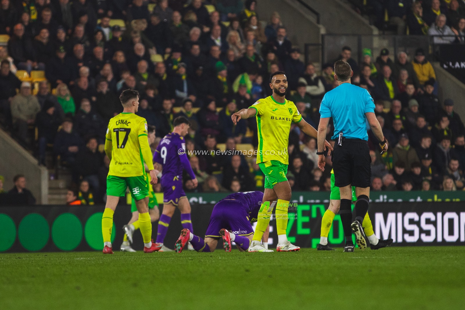 Anis Slimane of Norwich City during the Sky Bet Championship match Norwich City vs Oxford United at Carrow Road, Norwich, United Kingdom, 7th March 2025

(Photo by Craig Evans/News Images)