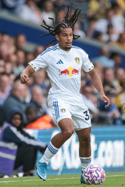 Isaac Schmidt of Leeds United with the ball during the Pre-season friendly match Leeds United vs Villarreal at Elland Road, Leeds, United Kingdom, 2nd August 2025

(Photo by Mark Cosgrove/News Images)