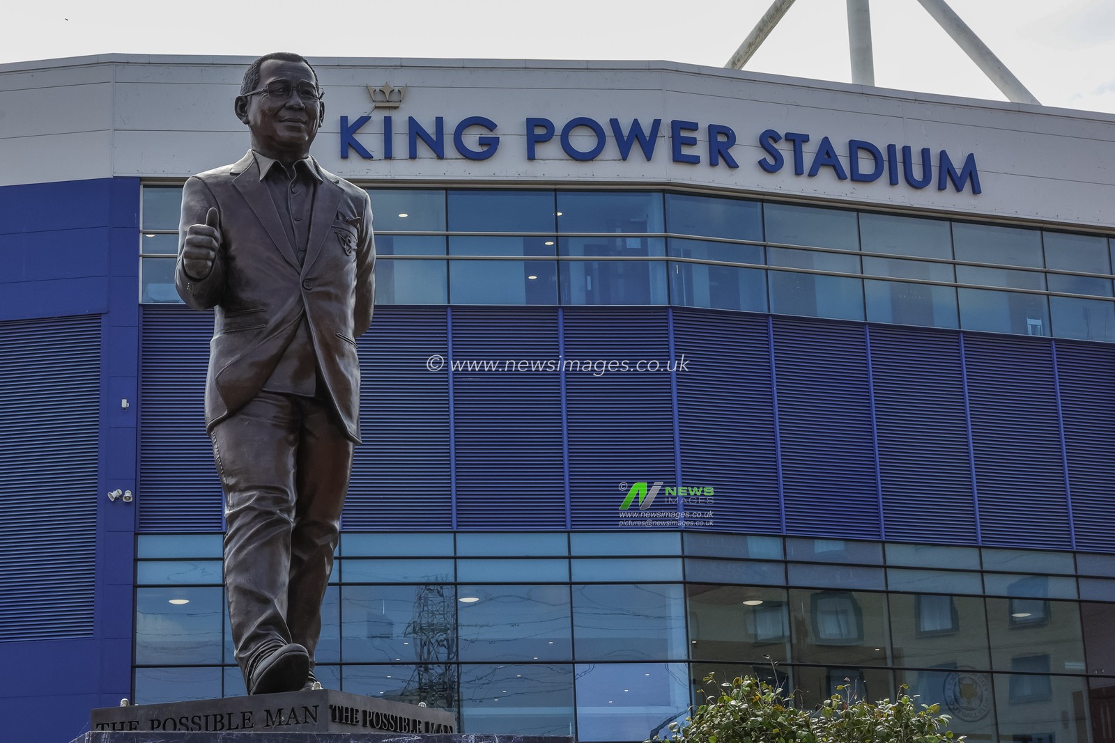 The Khun Vichai Srivaddhanaprabha Statue during the Sky Bet Championship match Leicester City vs Sheffield Wednesday at King Power Stadium, Leicester, United Kingdom, 10th August 2025

(Photo by Mark Cosgrove/News Images)
