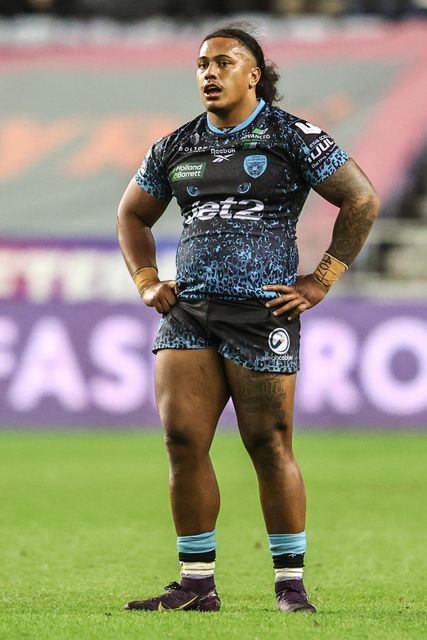 Tesi Niu of Leigh Leopards during the Betfred Super League Semi Final 1 match Wigan Warriors vs Leigh Leopards at The Brick Community Stadium, Wigan, United Kingdom, 3rd October 2025

(Photo by Alfie Cosgrove/News Images)