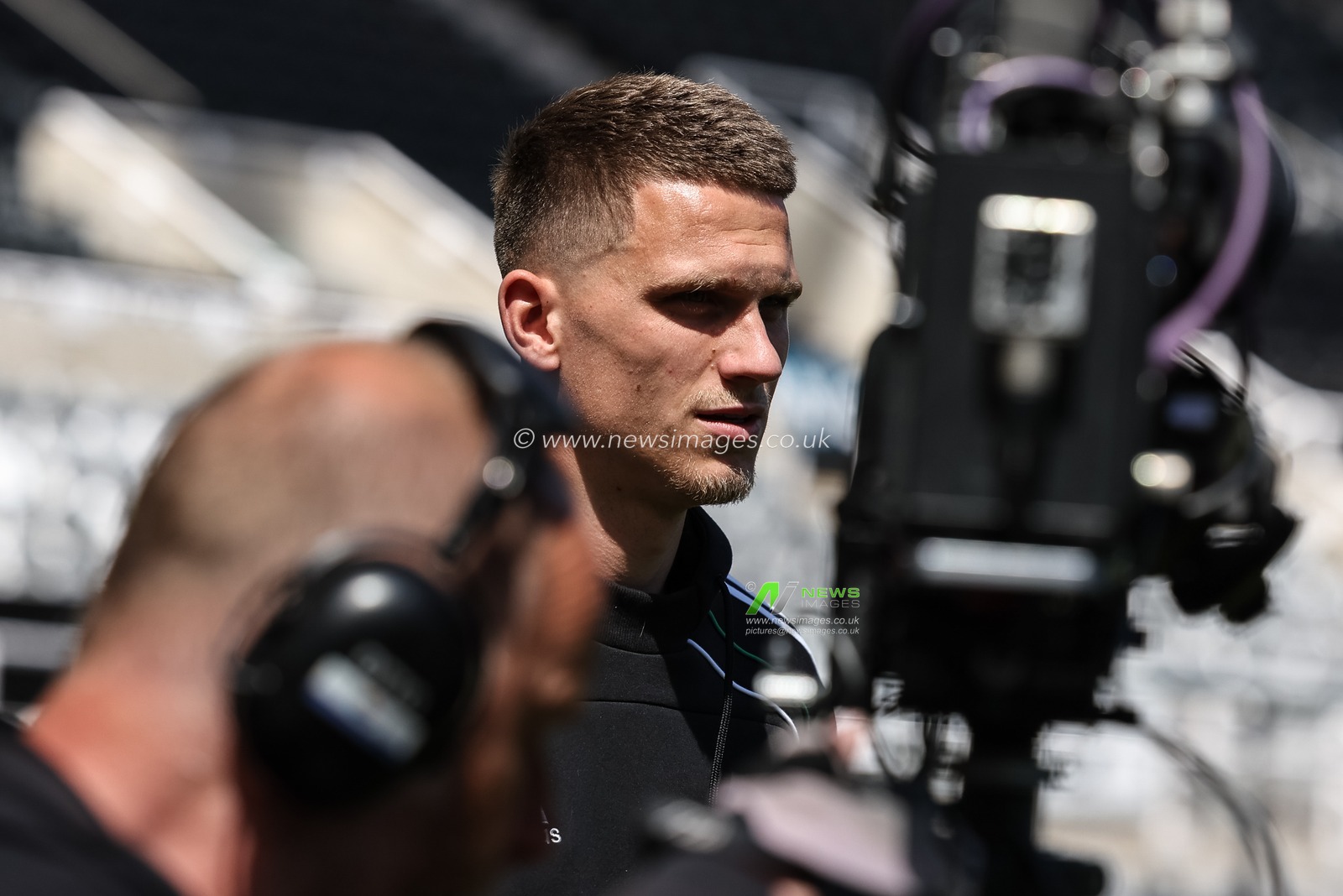 Sven Botman of Newcastle United arrives during the Premier League match Newcastle United vs Everton at St. James's Park, Newcastle, United Kingdom, 25th May 2025

(Photo by Mark Cosgrove/News Images)