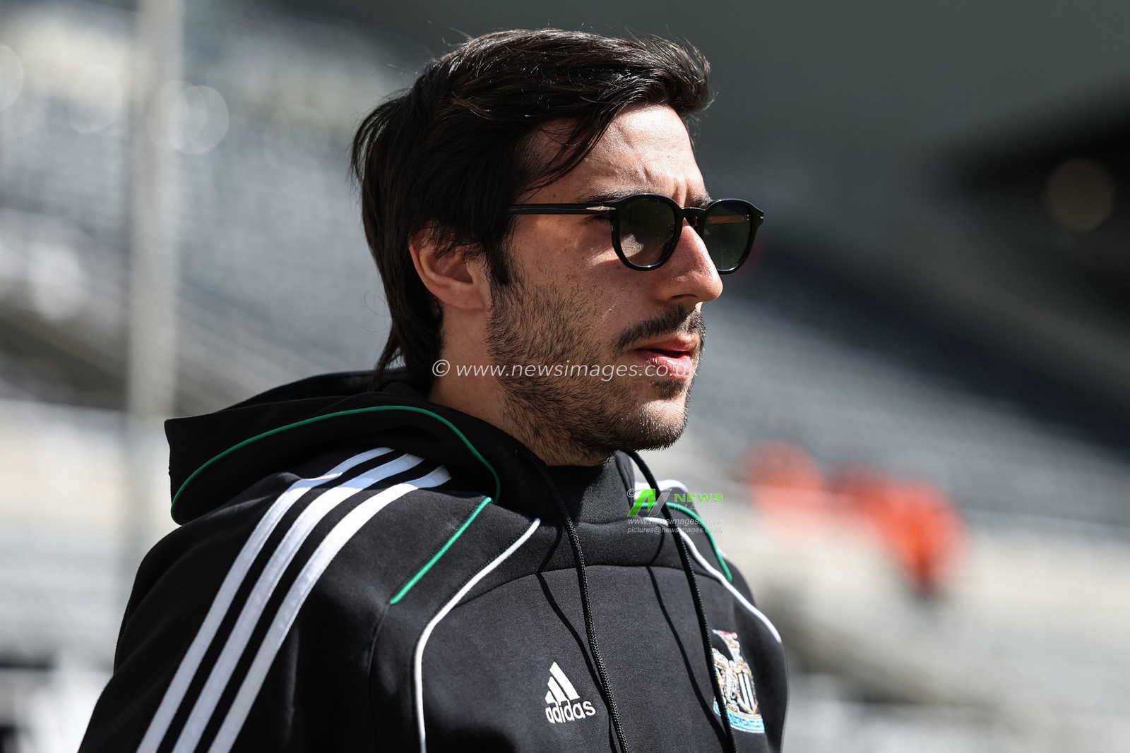 Sandro Tonali of Newcastle United arrives during the Premier League match Newcastle United vs Chelsea at St. James's Park, Newcastle, United Kingdom, 11th May 2025

(Photo by Mark Cosgrove/News Images)