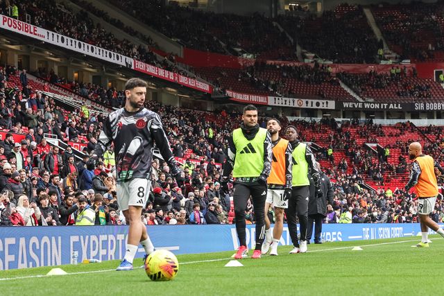 Bruno Fernandes of Manchester United in the pregame warmup session during the Premier League match Manchester United vs Fulham at Old Trafford, Manchester, United Kingdom, 1st February 2026

(Photo by Mark Cosgrove/News Images)