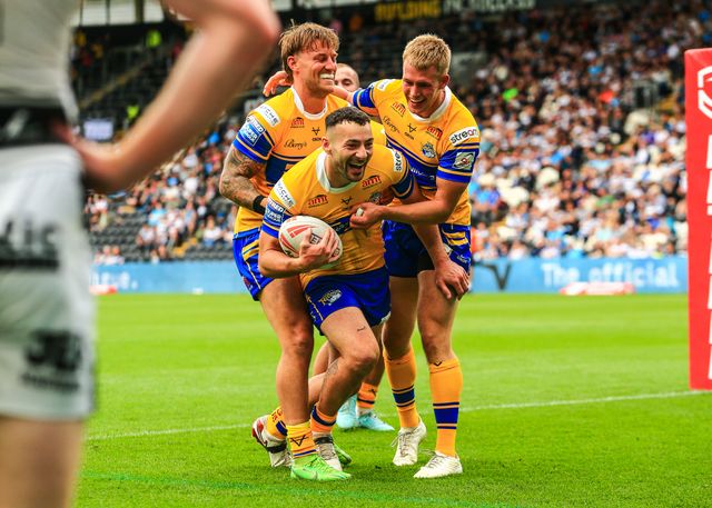 Jake Connor of Leeds Rhinos celebrates his try  during the Betfred Super League Round 24 match Hull FC vs Leeds Rhinos at MKM Stadium, Hull, United Kingdom, 30th August 2025

(Photo by Richard Bierton/News Images)