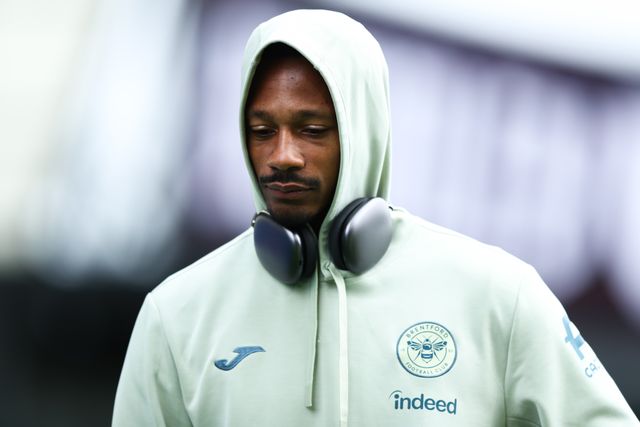 Ethan Pinnock of Brentford arrives ahead of the Premier League match Burnley vs Brentford at Turf Moor, Burnley, United Kingdom on 28 February 2026

(Photo by Jorge Horsted/News Images)