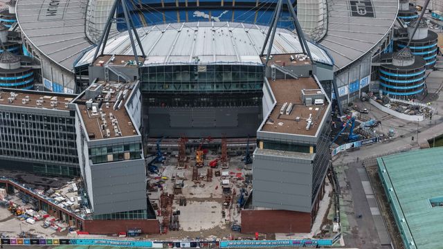 A aerial view of the Radisson Blu Medlock Hotel under construction on the back of the new North stand extension during the Emirates FA Cup Quarter-Final match Manchester City vs Liverpool at Etihad Stadium, Manchester, United Kingdom on 04 April 2026

(Photo by Mark Cosgrove/News Images)