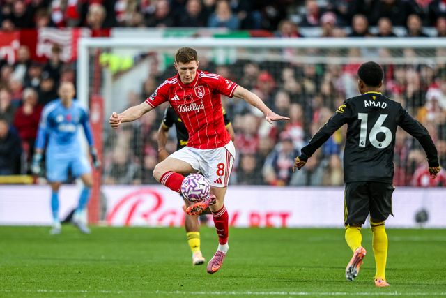 Elliot Anderson of Nottingham Forest controls the ball during the Premier League match Nottingham Forest vs Manchester United at City Ground, Nottingham, United Kingdom, 1st November 2025

(Photo by Alfie Cosgrove/News Images)

*** GER AUT SUI OUT ***