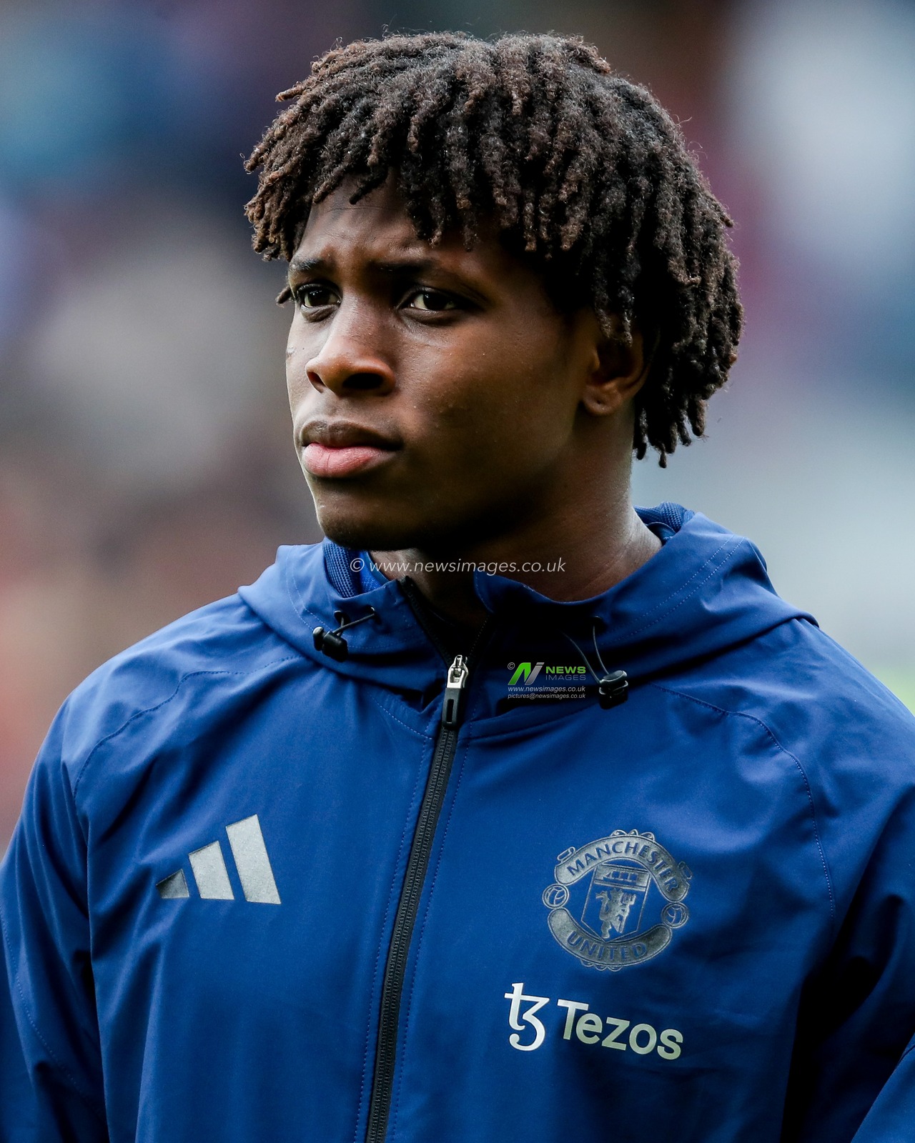 Patrick Dorgu of Manchester United lines up prior to the Premier League match Brentford vs Manchester United at The Gtech Community Stadium, London, United Kingdom, 4th May 2025

(Photo by Izzy Poles/News Images)