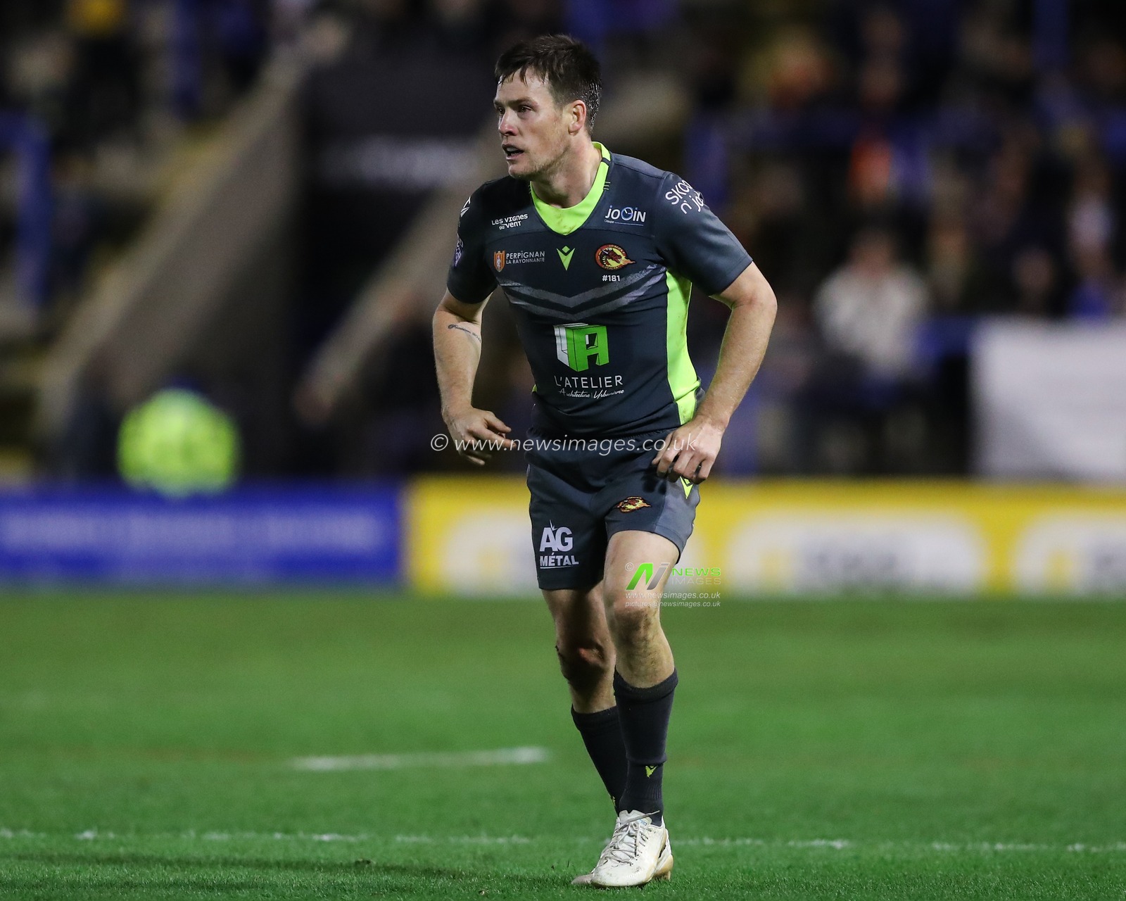 Luke Keary of Catalan Dragons during the Betfred Super League Round 2 match Warrington Wolves vs Catalans Dragons at Luke Littler Stadium, Warrington, United Kingdom, 21st February 2025

(Photo by Gareth Evans/News Images)