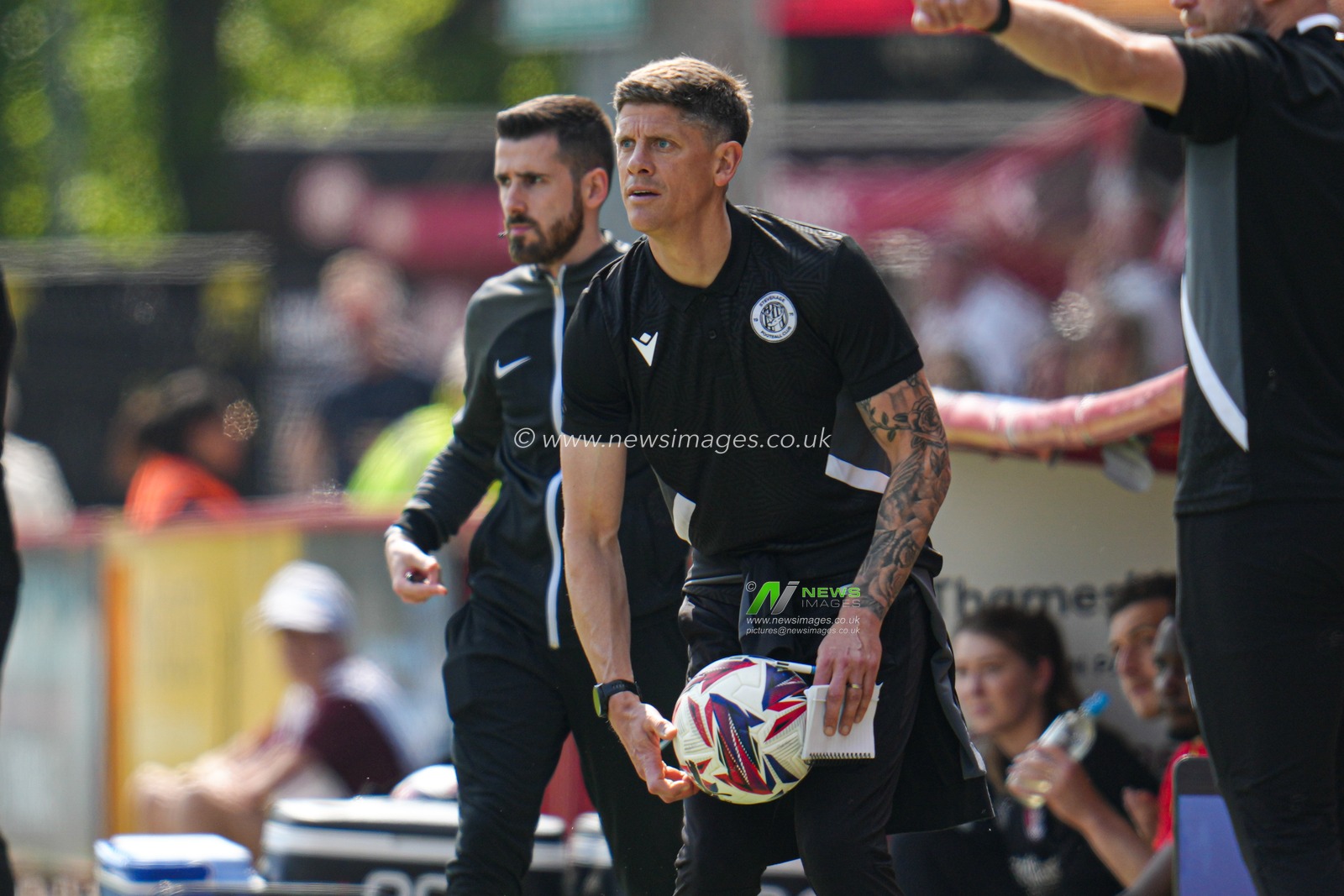 Alex Revell manager of Stevenage during the Sky Bet League 1 match Stevenage vs Rotherham United at Lamex Stadium, Stevenage, United Kingdom, 27th April 2025

(Photo by Harvey Murphy/News Images)