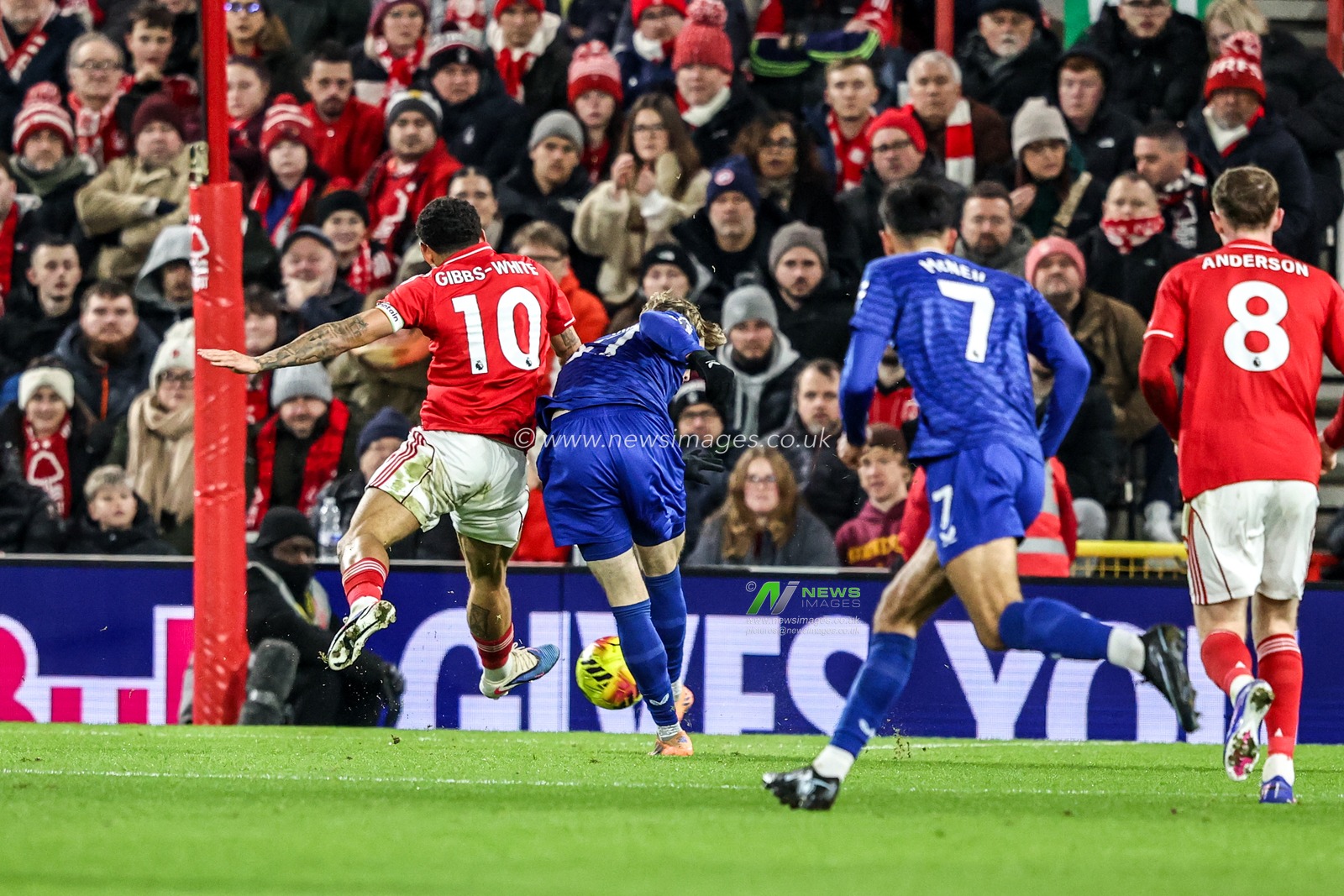 James Garner of Everton scores to make it 0-1 during the Premier League match Nottingham Forest vs Everton at City Ground, Nottingham, United Kingdom, 30th December 2025

(Photo by Alfie Cosgrove/News Images)

*** GER AUT SUI OUT ***