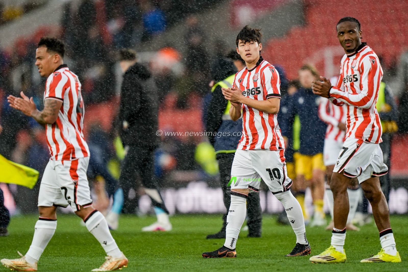Bae Jun-Ho of Stoke City , Million Manhoef of Stoke City and Eric Bocat of Stoke City applauds the fans after the final whistle  during the Sky Bet Championship match Stoke City vs Blackburn Rovers at Bet365 Stadium, Stoke On Trent, United Kingdom on 11 April 2026

(Photo by Maynard Manyowa/News Images)