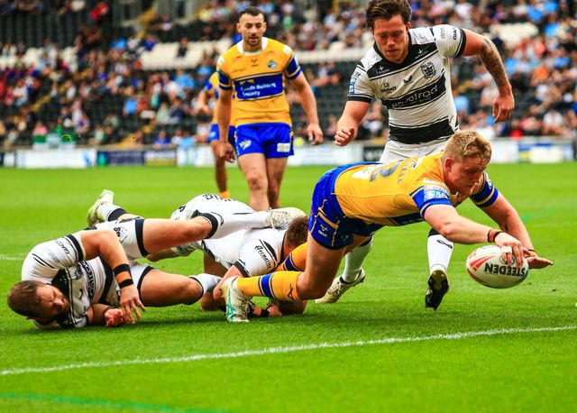 James McDonnell of Leeds Rhinos goes over for a try  during the Betfred Super League Round 24 match Hull FC vs Leeds Rhinos at MKM Stadium, Hull, United Kingdom, 30th August 2025

(Photo by Richard Bierton/News Images)