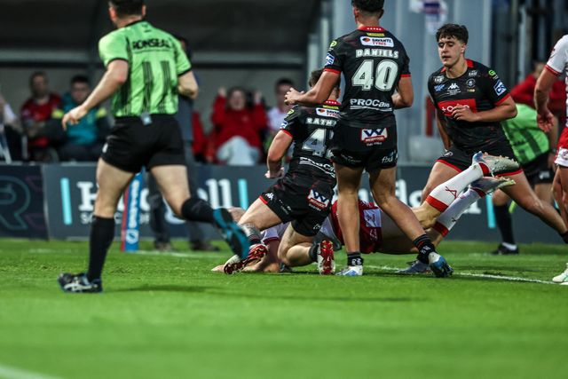 Dean Hadley of Hull KR goes over for a try during the Betfred Super League round 12 match Hull KR vs Wigan Warriors at Sewell Group Craven Park, Hull, United Kingdom on 21 May 2026

(Photo by Alfie Cosgrove/News Images)