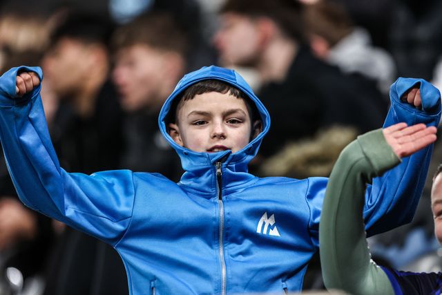 Hull FC fans celebrate the win during the Betfred Super League round 1 match Hull FC vs Bradford Bulls at MKM Stadium, Hull, United Kingdom on 14 February 2026

(Photo by Alfie Cosgrove/News Images)