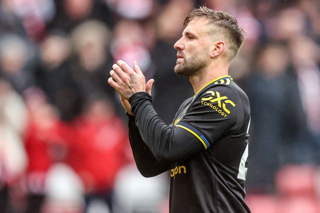 Luke Shaw of Manchester United applauds the fans after the game during the Premier League match Sunderland vs Manchester United at Stadium Of Light, Sunderland, United Kingdom on 09 May 2026

(Photo by Alfie Cosgrove/News Images)
