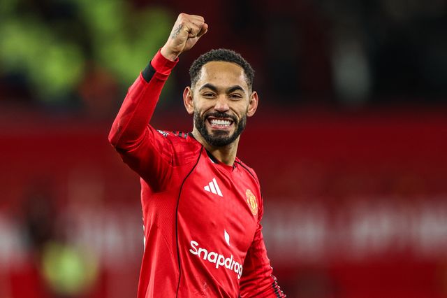 Matheus Cunha of Manchester Untied celebrates the win with the fans during the Premier League match Manchester United vs Newcastle United at Old Trafford, Manchester, United Kingdom, 26th December 2025

(Photo by Alfie Cosgrove/News Images)

*** GER AUT SUI OUT ***
