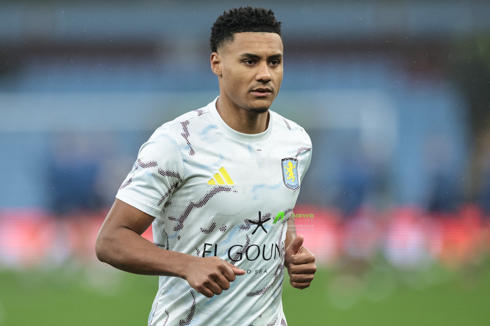 Ollie Watkins of Aston Villa in the pregame warmup session during the Premier League match Aston Villa vs Everton at Villa Park, Birmingham, United Kingdom, 18th January 2026

(Photo by Mark Cosgrove/News Images)