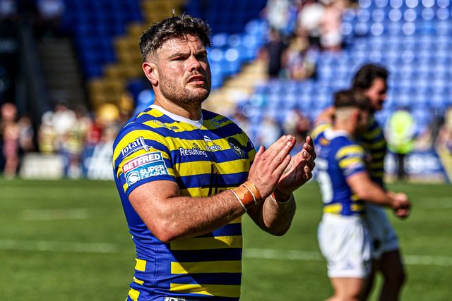 Joe Philbin of Warrington Wolves applauds the fans after the game during the Betfred Super League round 12 match Warrington Wolves vs Bradford Bulls at The Halliwell Jones Stadium, Warrington, United Kingdom on 24 May 2026

(Photo by Alfie Cosgrove/News Images)