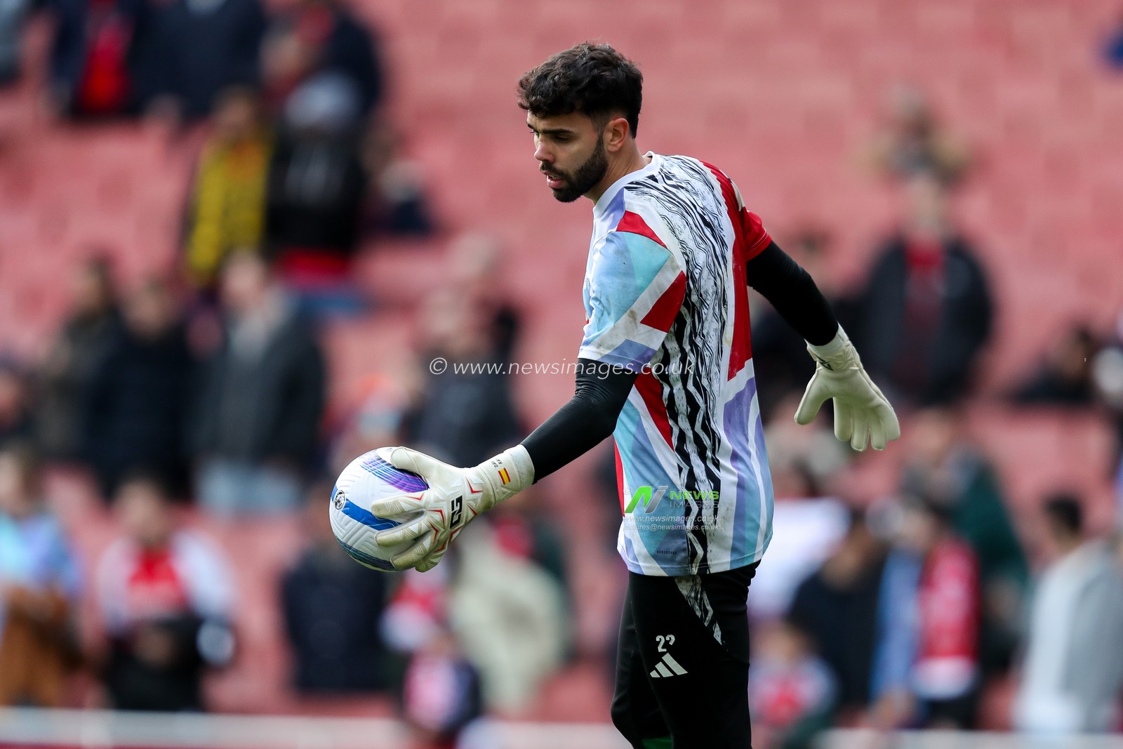 David Raya of Arsenal warms up prior to the Premier League match Arsenal vs West Ham United at Emirates Stadium, London, United Kingdom, 22nd February 2025

(Photo by Izzy Poles/News Images)