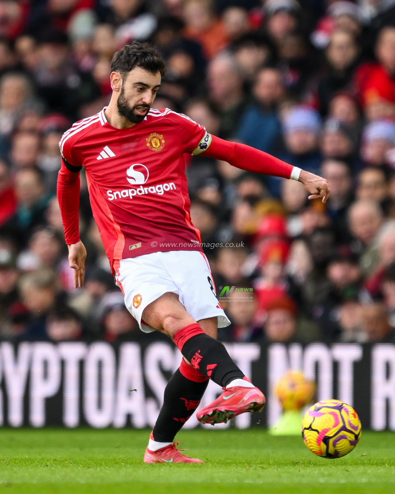 Bruno Fernandes of Manchester United passes the ball during the Premier League match Manchester United vs Crystal Palace at Old Trafford, Manchester, United Kingdom, 2nd February 2025

(Photo by Craig Thomas/News Images)