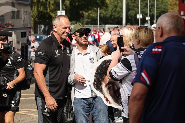 John Cartwright Head Coach of Hull FC meets the fans as he arrives during the Betfred Super League Round 25 match Hull KR vs Hull FC at Sewell Group Craven Park, Kingston upon Hull, United Kingdom, 7th September 2025

(Photo by Mark Cosgrove/News Images)