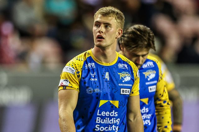 Ash Handley of Leeds Rhinos in the pre-game warm up during the Betfred Super League round 27 match Wigan Warriors vs Leeds Rhinos at The Brick Community Stadium, Wigan, United Kingdom, 19th September 2025

(Photo by Alfie Cosgrove/News Images)