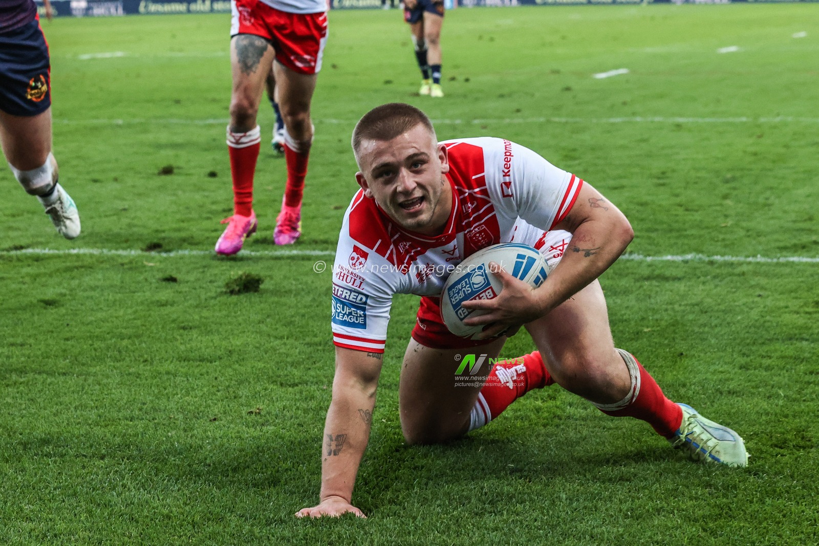 Mikey Lewis of Hull KR celebrates his try making it 6-0 during the Betfred Super League Semi Final 2 match Hull KR vs St Helens at Sewell Group Craven Park, Kingston upon Hull, United Kingdom, 3rd October 2025

(Photo by Alfie Cosgrove/News Images)