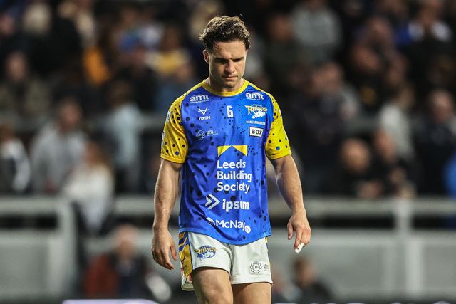 Brodie Croft of Leeds Rhinos in the pre-game warm up during the Betfred Super League round 26 match Leeds Rhinos vs Catalans Dragons at Headingley Stadium, Leeds, United Kingdom, 11th September 2025

(Photo by Alfie Cosgrove/News Images)