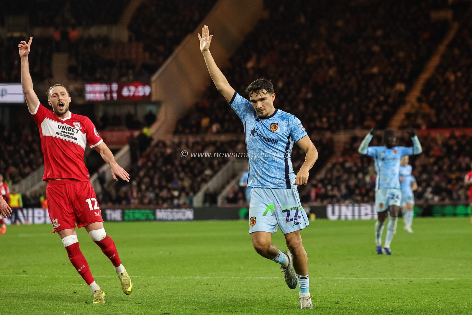 Kyle Joseph of Hull City appeals for a corner during the Sky Bet Championship match Middlesbrough vs Hull City at Riverside Stadium, Middlesbrough, United Kingdom, 29th December 2025

(Photo by Mark Cosgrove/News Images)

*** GER AUT SUI OUT ***