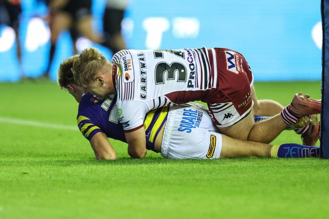 Ewan Irwin of Warrington Wolves goes over but the video judge disallows it during the Betfred Super League round 18 match Wigan Warriors vs Warrington Wolves at The Brick Community Stadium, Wigan, United Kingdom on 10 July 2026

(Photo by Mark Cosgrove/News Images)