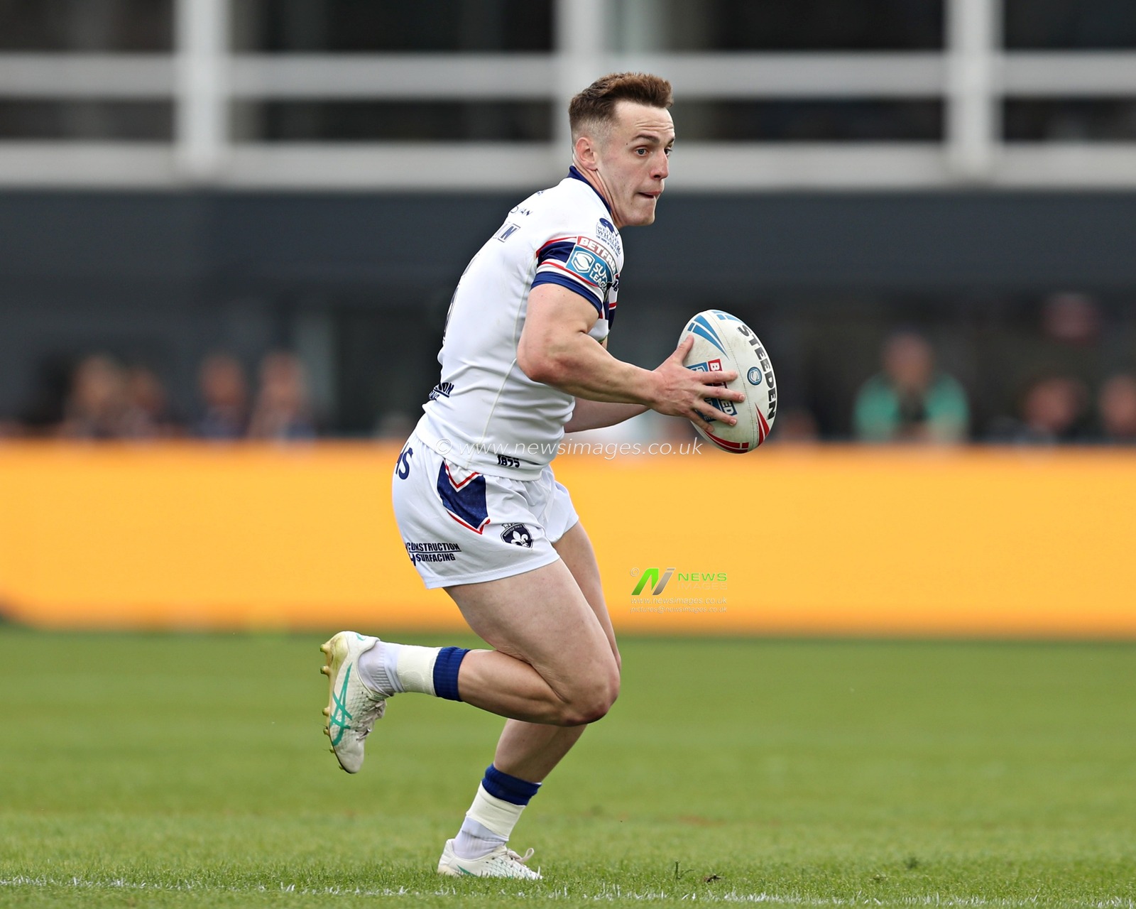 Jake Trueman of Wakefield Trinity during the Betfred Super League Round 14 match Wakefield Trinity vs Leigh Leopards at DIY Kitchens Stadium, Wakefield, United Kingdom, 15th June 2025(Photo by Sam Eaden/News Images)