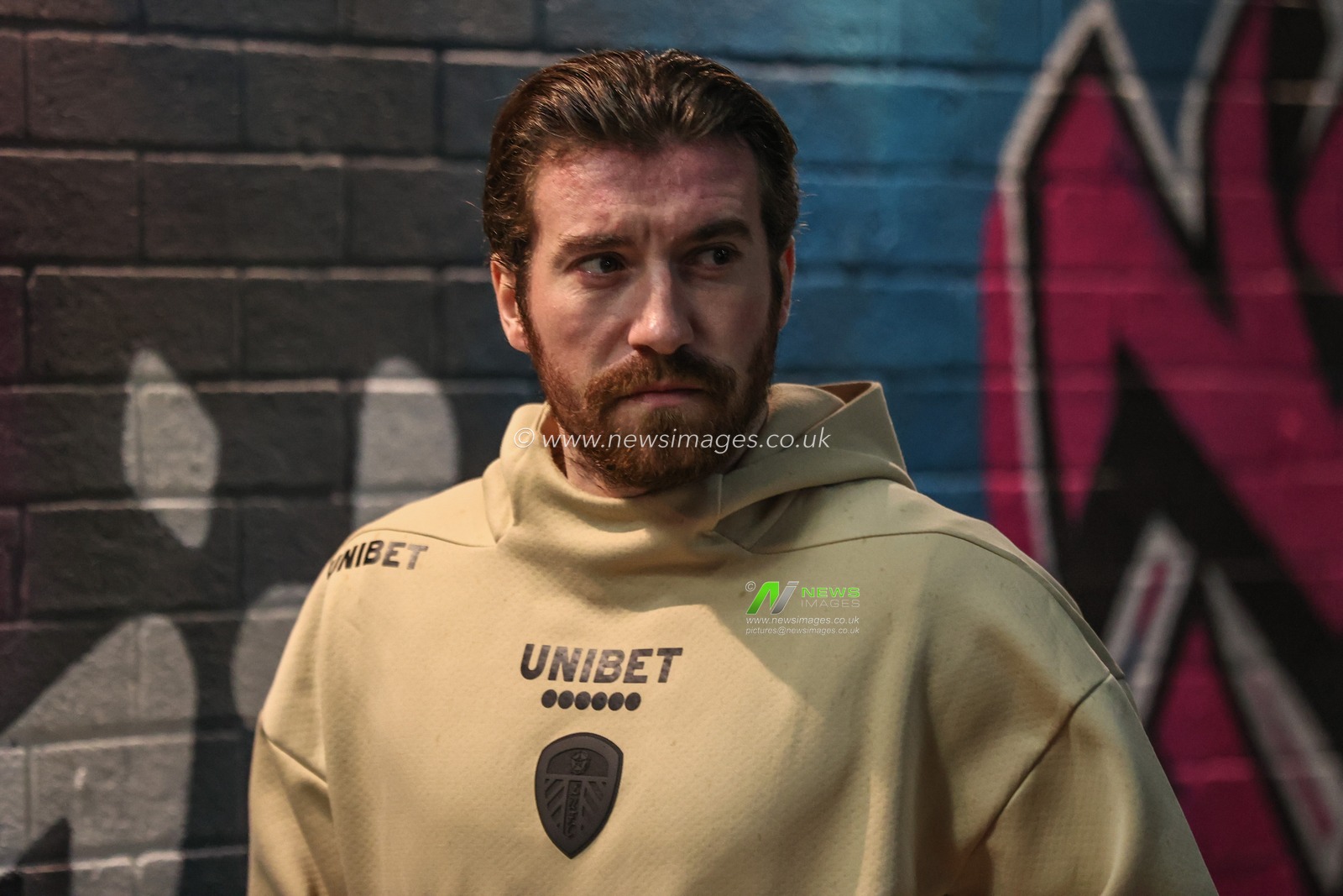 Joe Rothwell of Leeds United arrives during the Sky Bet Championship match Burnley vs Leeds United at Turf Moor, Burnley, United Kingdom, 27th January 2025

(Photo by Alfie Cosgrove/News Images)