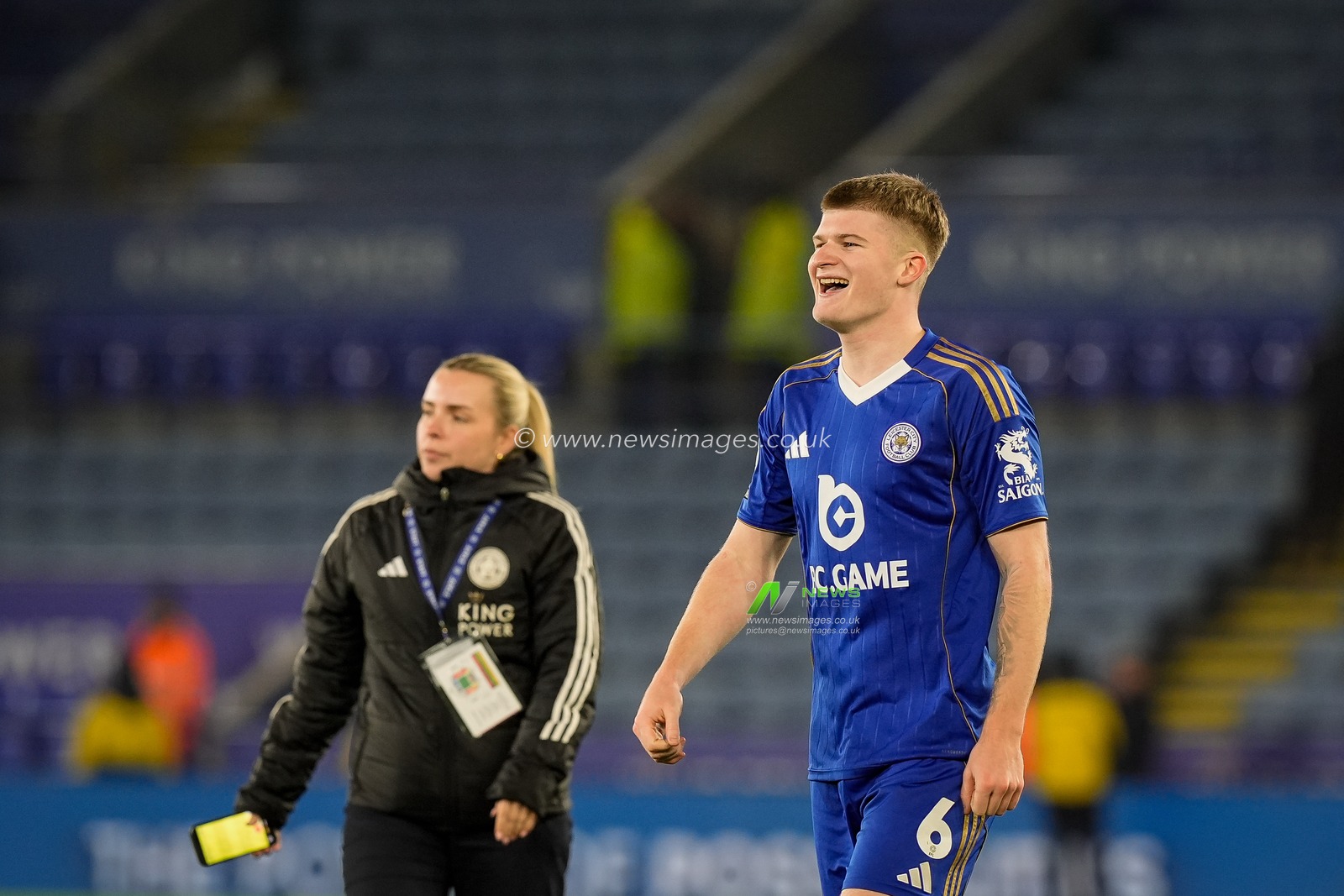 Jordan James of Leicester City applauds the fans after the final whistle during the Sky Bet Championship match Leicester City vs Derby County at King Power Stadium, Leicester, United Kingdom, 29th December 2025

(Photo by Maynard Manyowa/News Images)

*** GER AUT SUI OUT ***