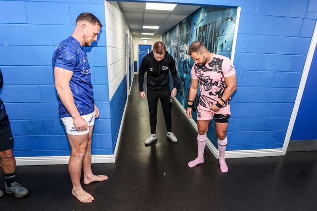Ben Currie of Warrington Wolves tosses the coin before the game during the Betfred Super League round 13 match Warrington Wolves vs Hull FC at The Halliwell Jones Stadium, Warrington, United Kingdom on 05 June 2026

(Photo by Alfie Cosgrove/News Images)