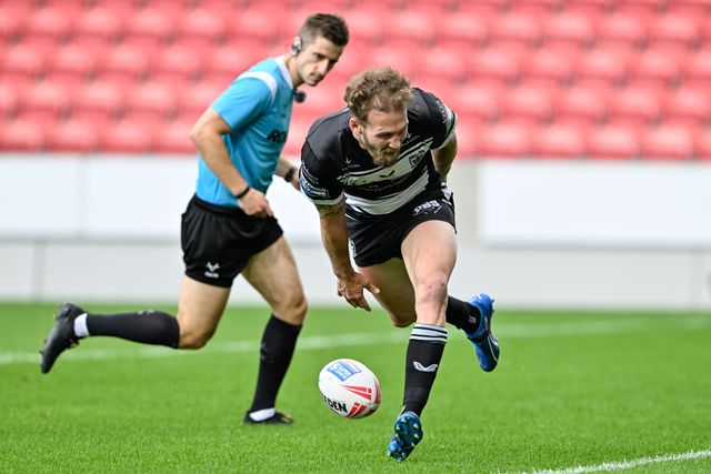 Ben Reynolds of Hull FC goes over for a try to make it 4-4 during the Betfred Super League Round 16 match Salford Red Devils vs Hull FC at Salford Community Stadium, Eccles, United Kingdom, 7th July 2024

(Photo by Cody Froggatt/News Images)