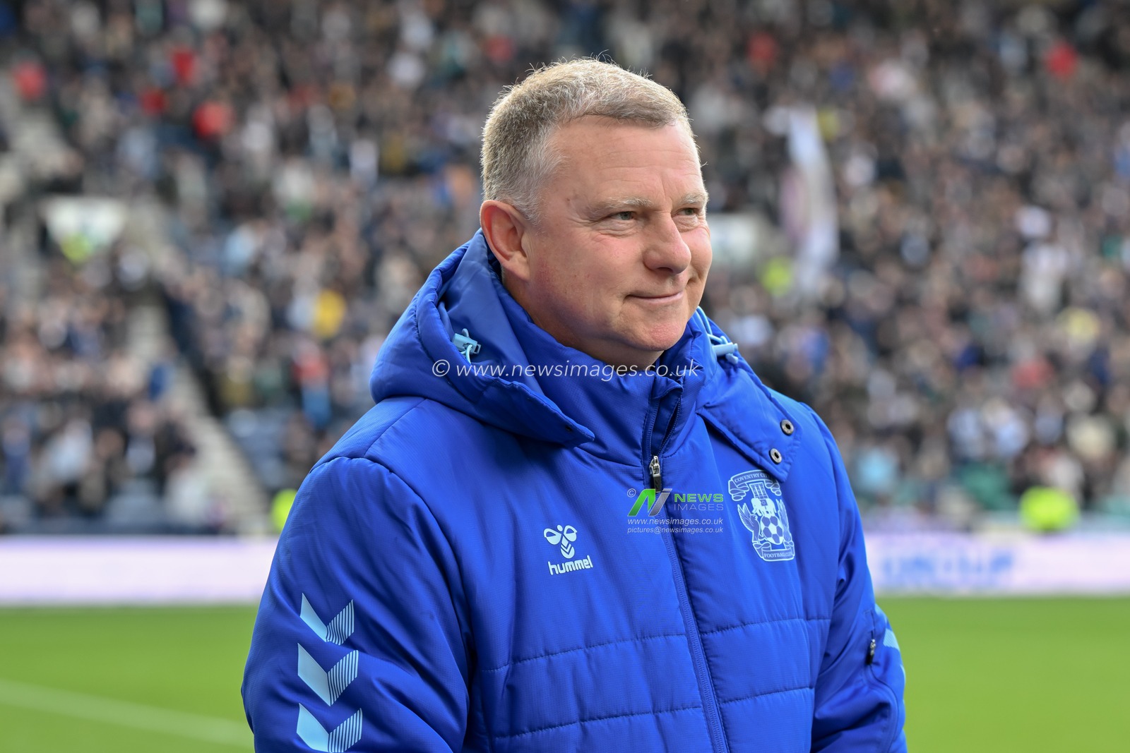 Mark Robins manager of Coventry City ahead of the Sky Bet Championship match Preston North End vs Coventry City at Deepdale, Preston, United Kingdom, 19th October 2024

(Photo by Cody Froggatt/News Images)
