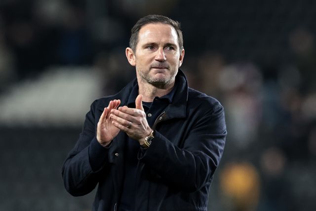 Frank Lampard manager of Coventry City applauds the fans after the final whistle during the Sky Bet Championship match Hull City vs Coventry City at MKM Stadium, Hull, United Kingdom on 06 April 2026

(Photo by Mark Cosgrove/News Images)