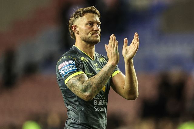 Chris Hankinson of Leeds Rhinos applauds the fans after the game during the Betfred Super League round 11 match Wigan Warriors vs Leeds Rhinos at The Brick Community Stadium, Wigan, United Kingdom on 15 May 2026

(Photo by Alfie Cosgrove/News Images)