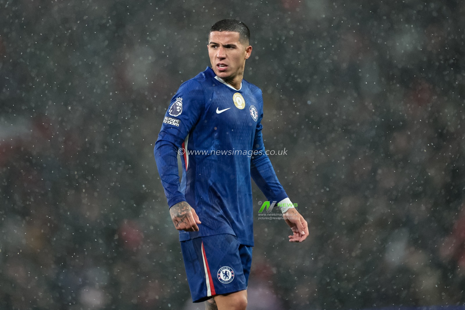 Enzo Fernandez of Chelsea during the Premier League match Manchester United vs Chelsea at Old Trafford, Manchester, United Kingdom, 20th September 2025

(Photo by Mark Cosgrove/News Images)
