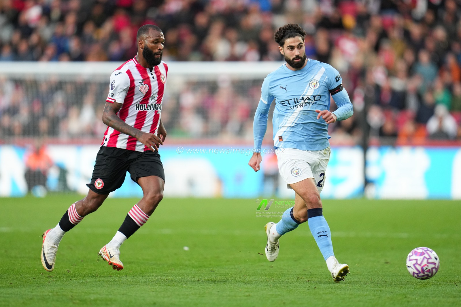 Josko Gvardiol of Manchester City during the Premier League match Brentford vs Manchester City at The Gtech Community Stadium, London, United Kingdom, 5th October 2025

(Photo by Harvey Murphy/News Images)