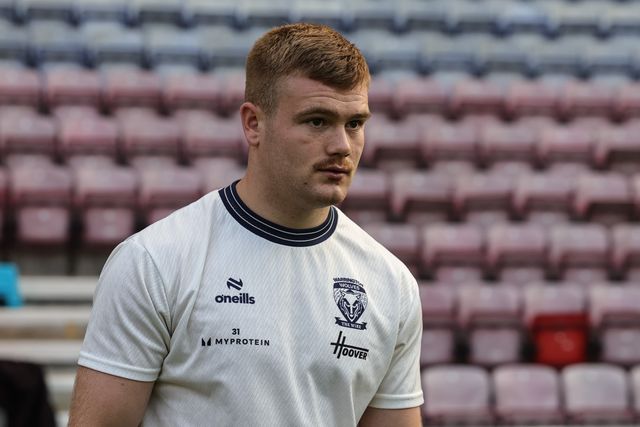Ben Hartill of Warrington Wolves arrives during the Betfred Super League round 18 match Wigan Warriors vs Warrington Wolves at The Brick Community Stadium, Wigan, United Kingdom on 10 July 2026

(Photo by Mark Cosgrove/News Images)