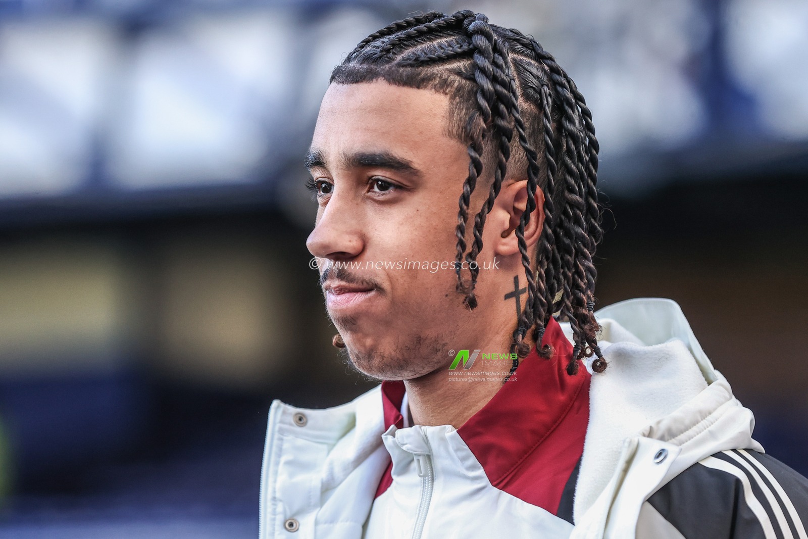Leny Yoro of Manchester United arrives during the Premier League match Everton vs Manchester United at Goodison Park, Liverpool, United Kingdom, 22nd February 2025

(Photo by Alfie Cosgrove/News Images)