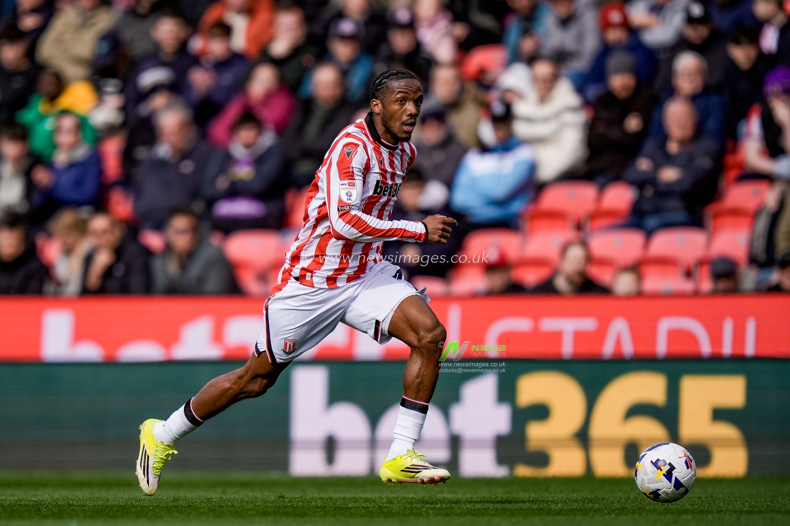 Eric Bocat of Stoke City makes a run with the ball  during the Sky Bet Championship match Stoke City vs Blackburn Rovers at Bet365 Stadium, Stoke On Trent, United Kingdom on 11 April 2026

(Photo by Maynard Manyowa/News Images)