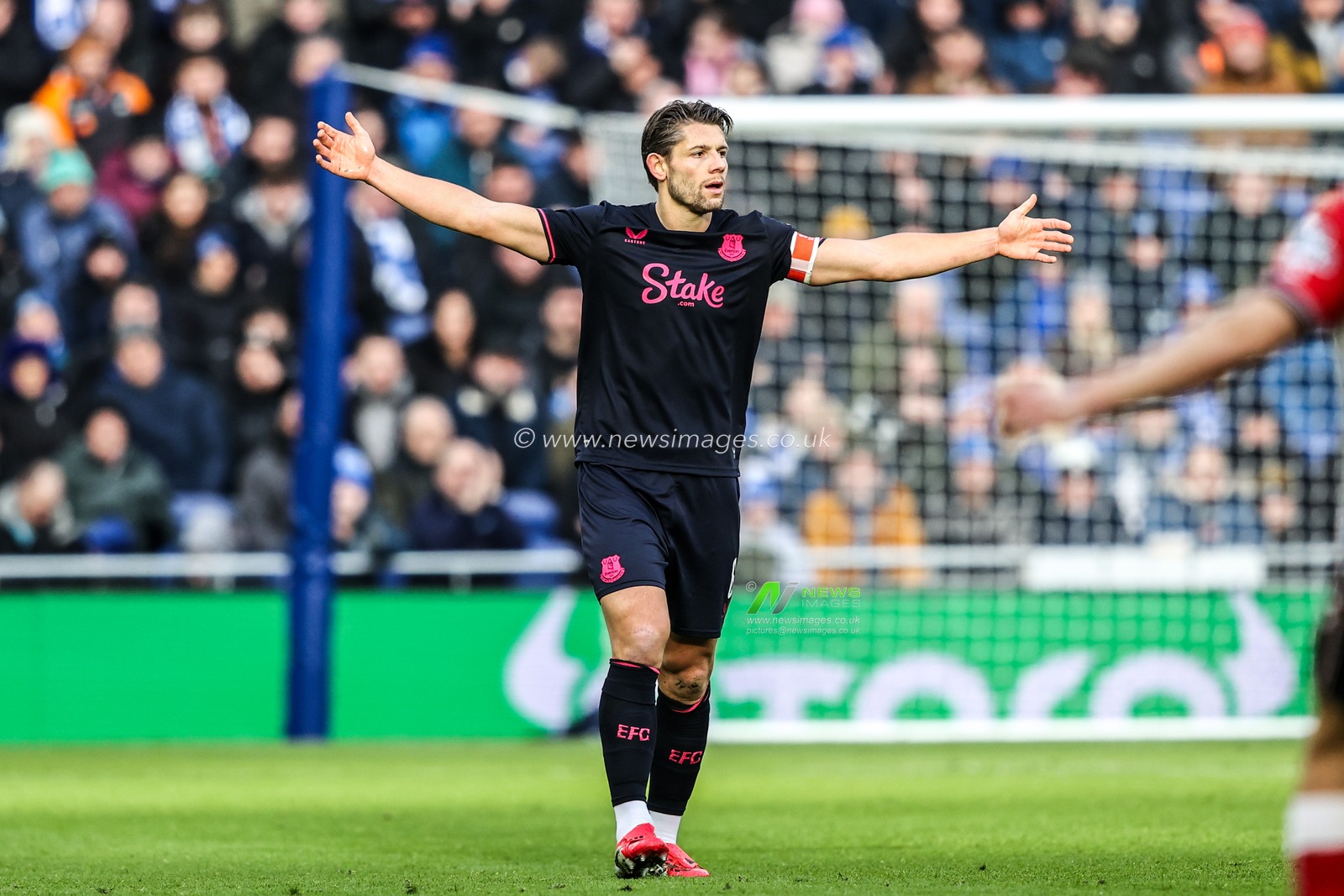 James Tarkowski of Everton reacts during the Emirates FA Cup Third Round match Everton vs Sunderland at Hill Dickinson Stadium, Liverpool, United Kingdom, 10th January 2026

(Photo by Alfie Cosgrove/News Images)