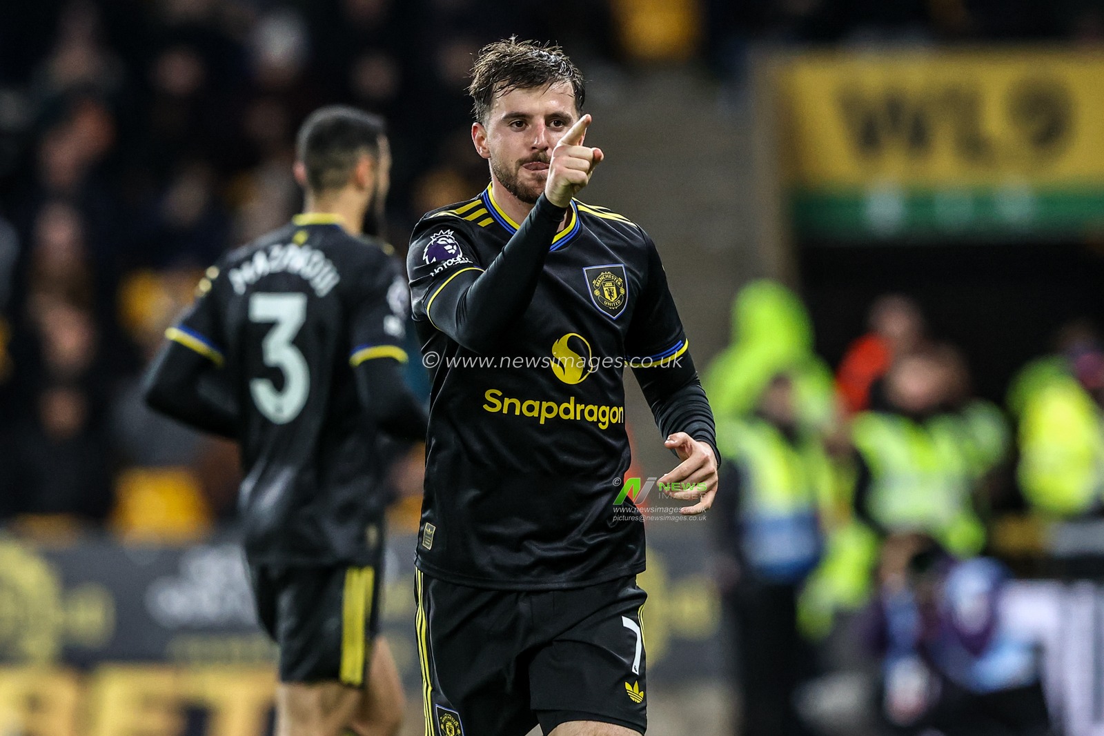 Mason Mount of Manchester Untied celebrates his goal to make it 1-3 during the Premier League match Wolverhampton Wanderers vs Manchester United at Molineux, Wolverhampton, United Kingdom, 8th December 2025

(Photo by Alfie Cosgrove/News Images)

*** GER AUT SUI OUT ***